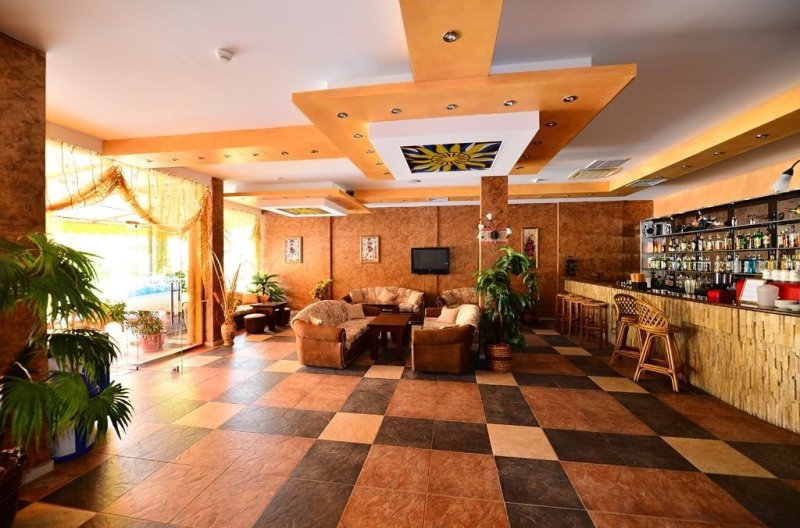 Napospart utazás Yavor Palace