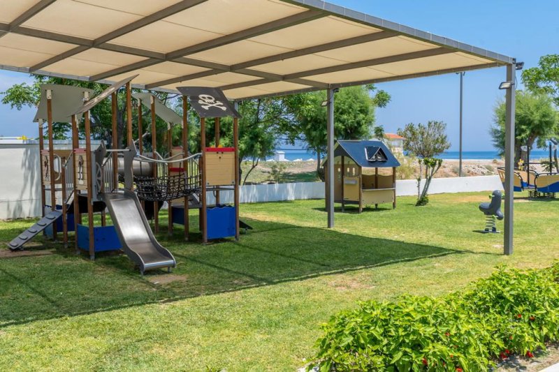 Rodosz Faliraki utazás Apollo Beach