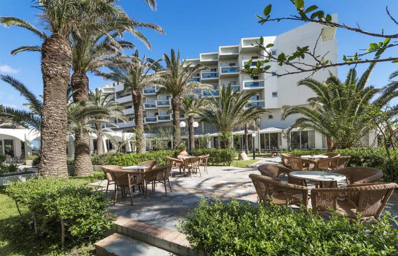 Rodosz Faliraki utazás Apollo Beach