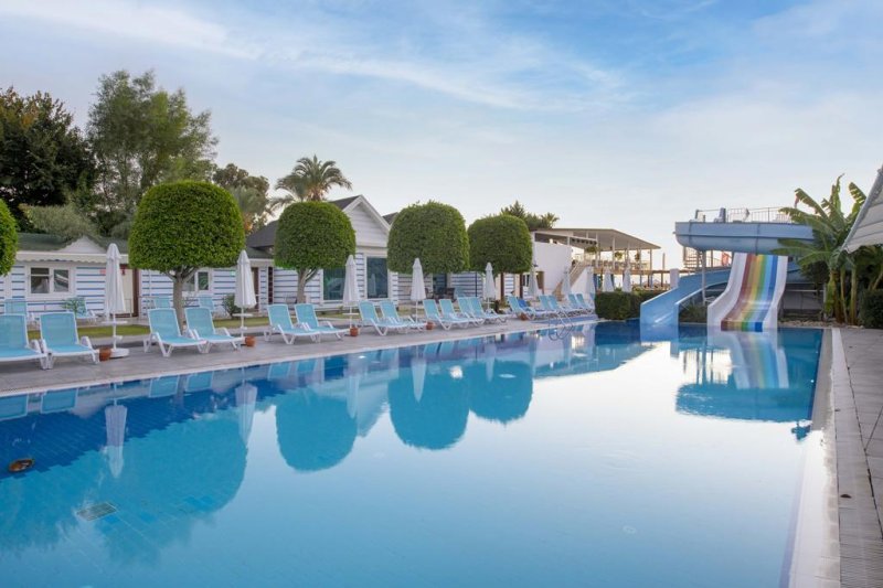 Kemer utazás Armas Beach Hotel