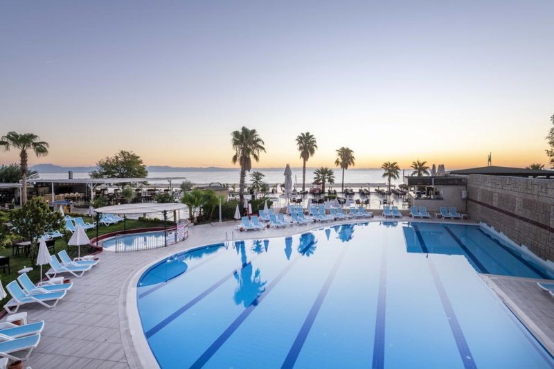 Kemer utazás Armas Gül Beach