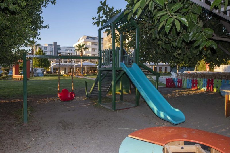 Kemer utazás Armas Gül Beach