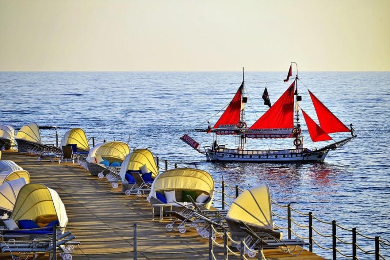 Alanya utazás Azura Deluxe Resort & Spa