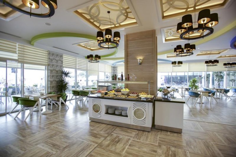 Alanya utazás Azura Deluxe Resort & Spa