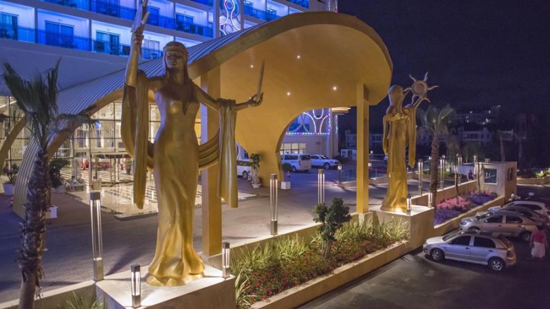 Alanya utazás Azura Deluxe Resort & Spa