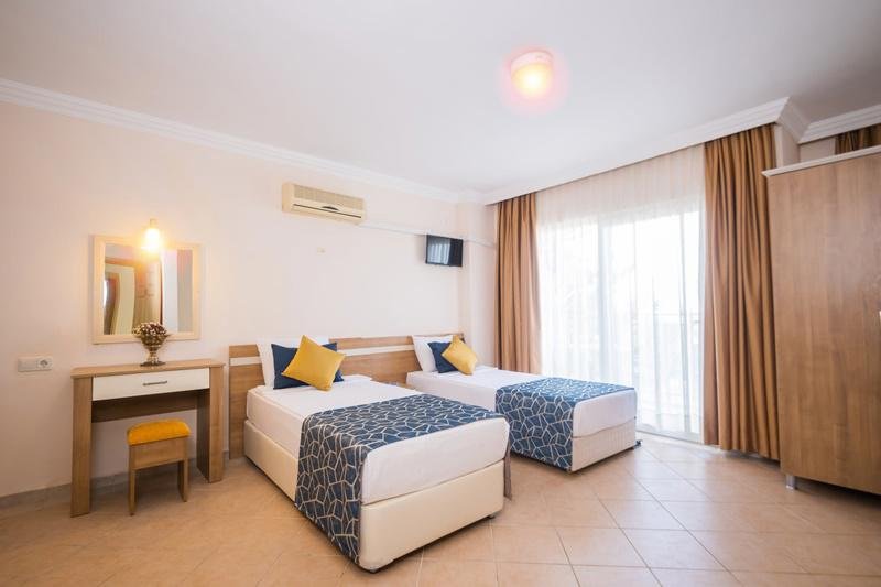 Side utazás Catty Cats Garden Hotel