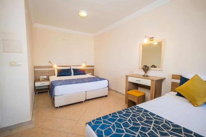 Side utazás Catty Cats Garden Hotel