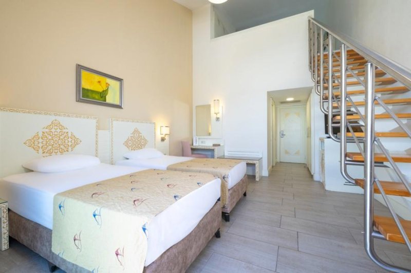 Side utazás Crystal Admiral Resort