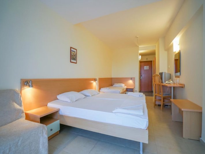 Napospart utazás Delfin Hotel