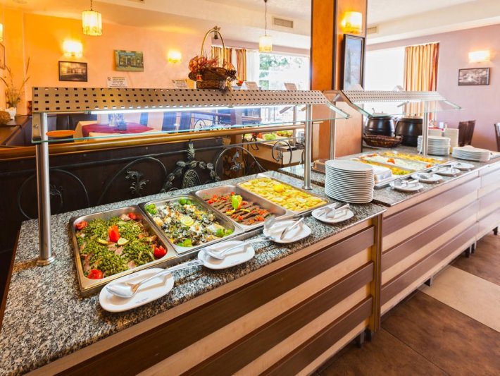 Napospart utazás Forum Hotel