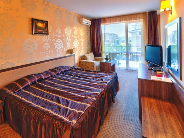 Napospart utazás Forum Hotel