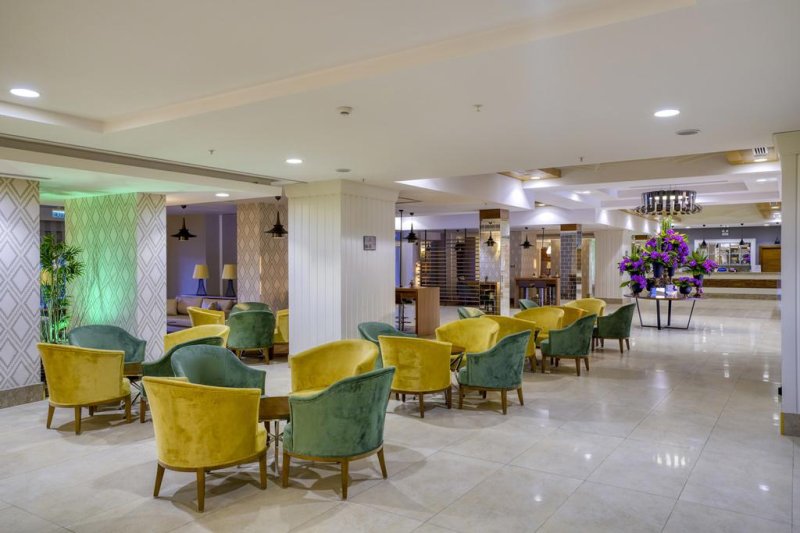 Antalya utazás Grand Park Lara