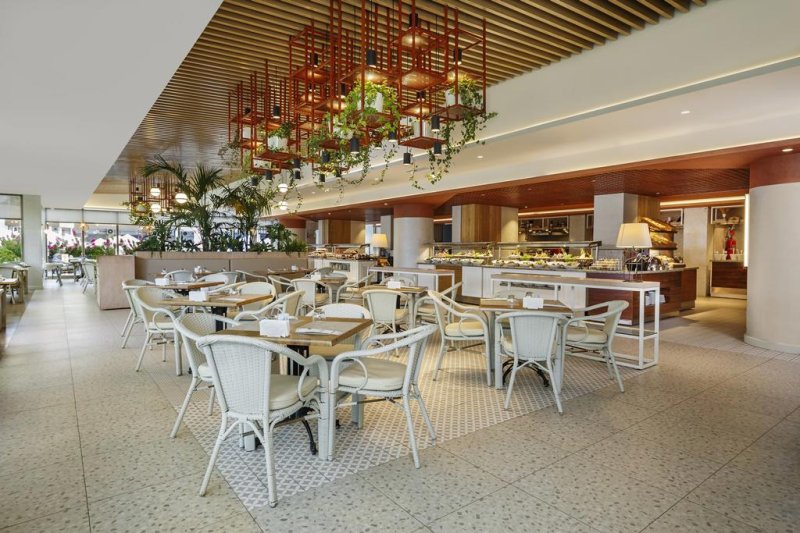 Antalya utazás Grand Park Lara