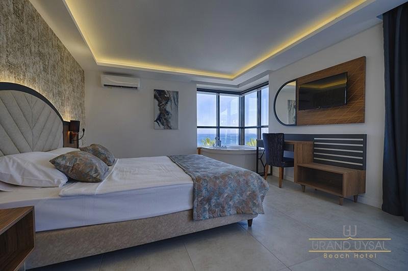 Alanya utazás Grand Uysal Beach Hotel
