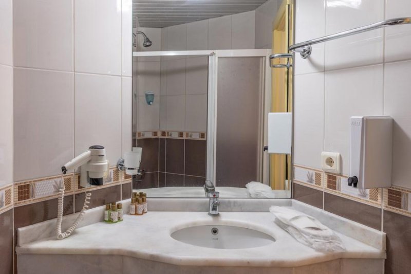 Kemer utazás Grand Viking Hotel