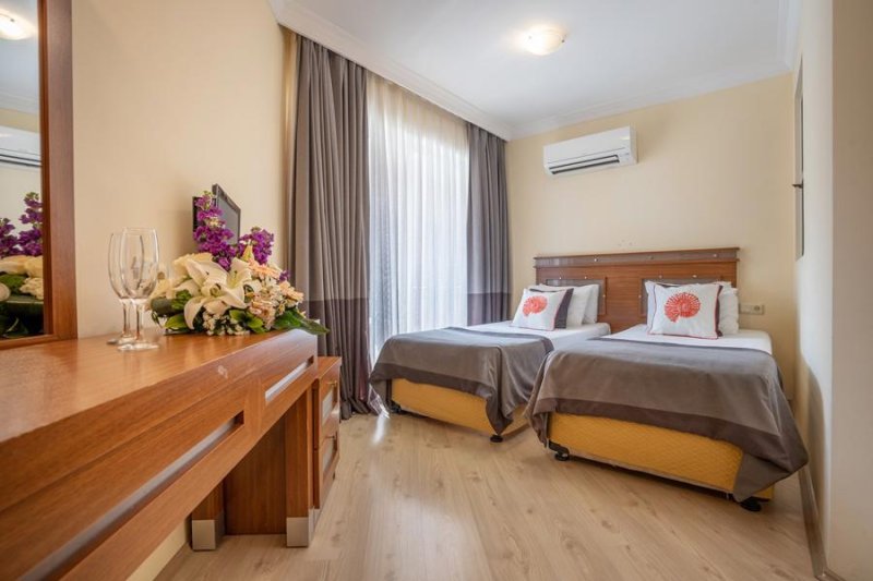 Kemer utazás Grand Viking Hotel