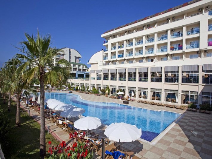 Alanya utazás Titan Select Hotel
