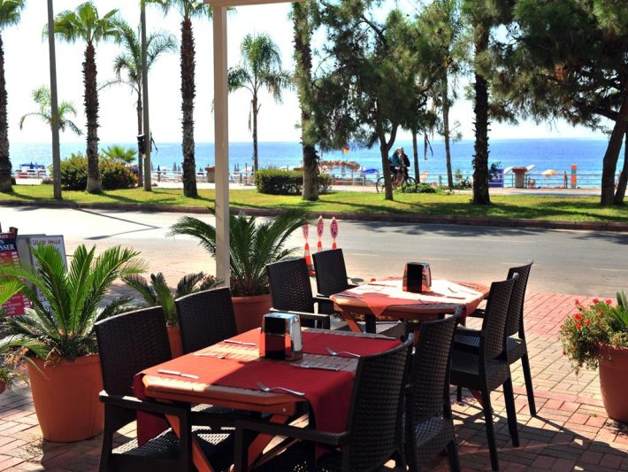 Alanya utazás Kleopatra Ada Beach