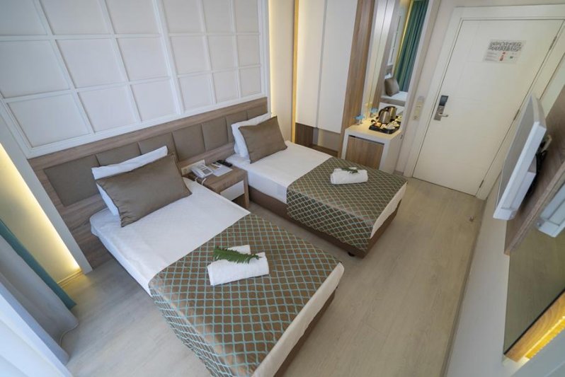 Alanya utazás Kleopatra Life Beach