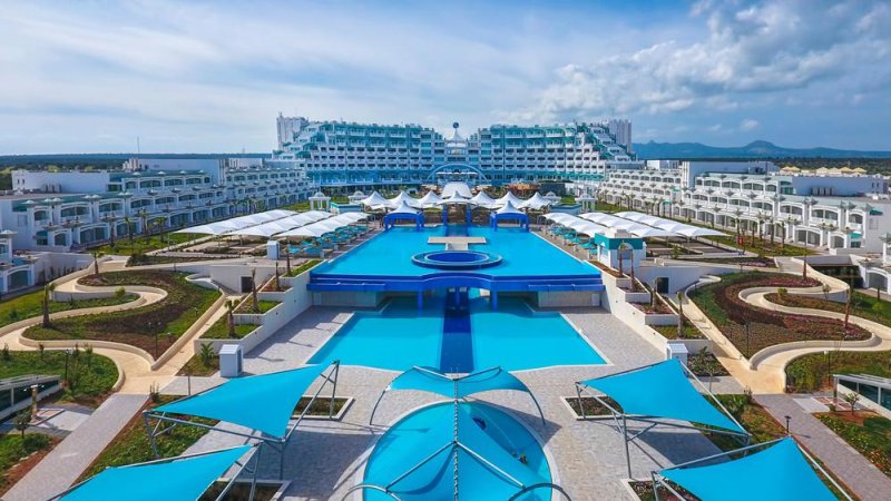 Észak-Ciprus utazás Limak Cyprus Deluxe Hotel