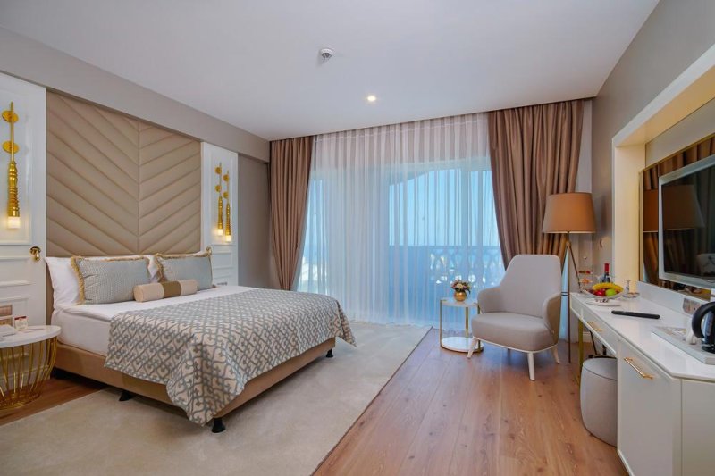 Észak-Ciprus utazás Limak Cyprus Deluxe Hotel