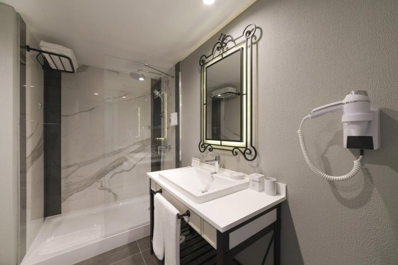 Észak-Ciprus utazás Limak Cyprus Deluxe Hotel