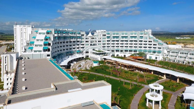 Észak-Ciprus utazás Limak Cyprus Deluxe Hotel
