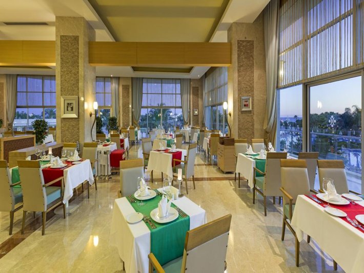 Antalya utazás üdülés Antalya Miracle Resort Hotel