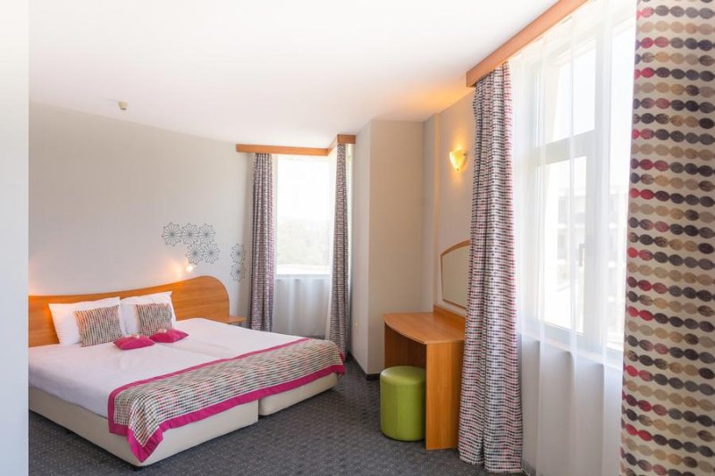 Napospart utazás Mpm Kalina Garden