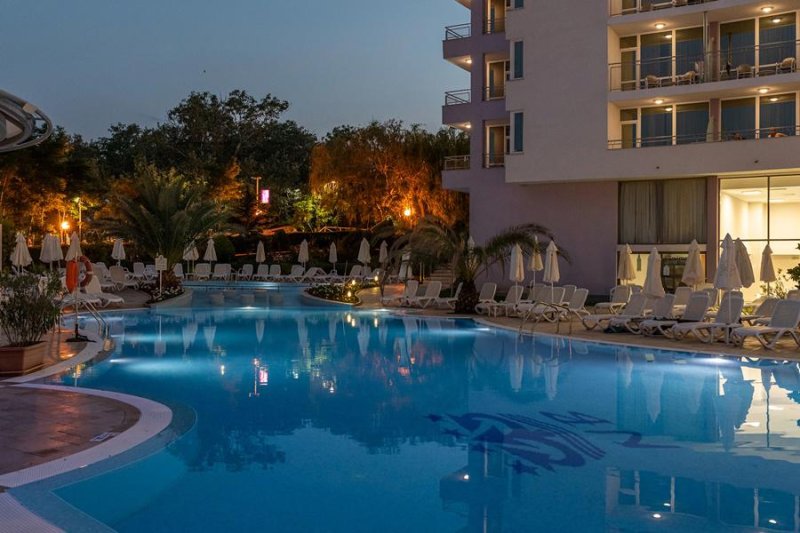 Napospart utazás Neptun Beach