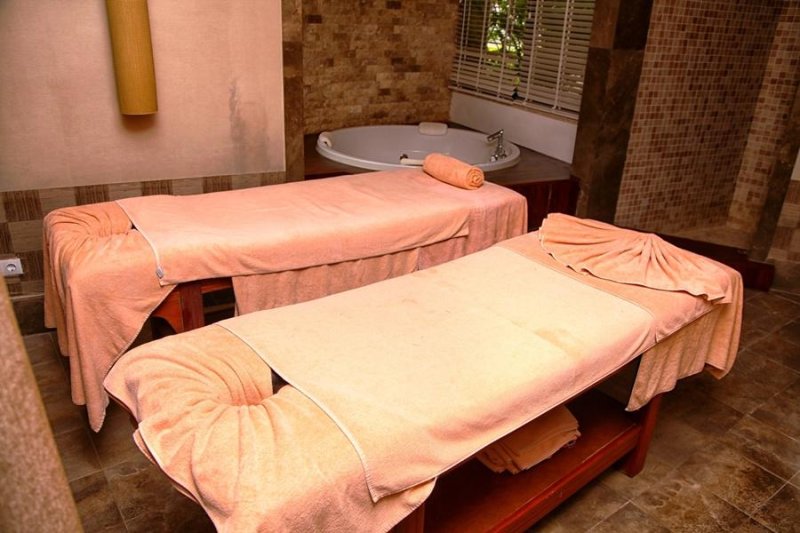 Kemer utazás Queens Park Göynük