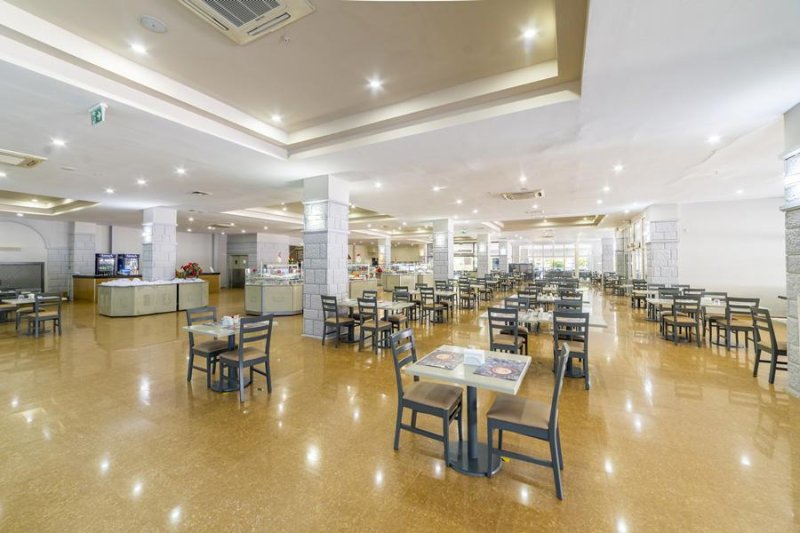 Kemer utazás Queens Park Göynük