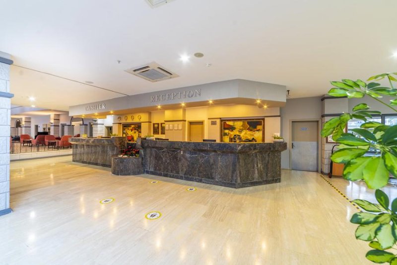 Kemer utazás Queens Park Göynük