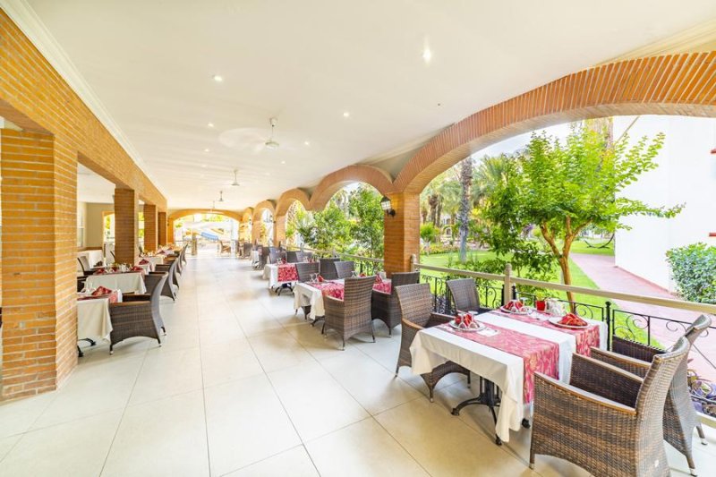 Kemer utazás Queens Park Göynük