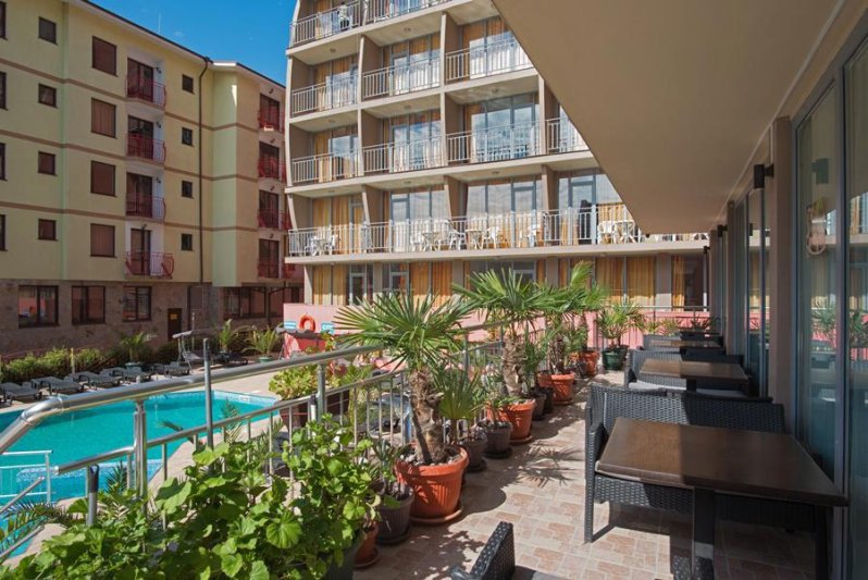 Napospart utazás Tia Maria Hotel