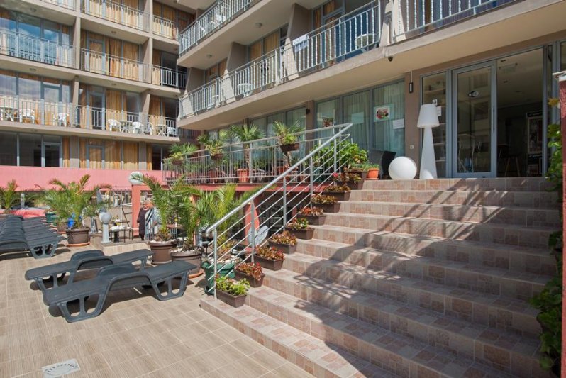 Napospart utazás Tia Maria Hotel