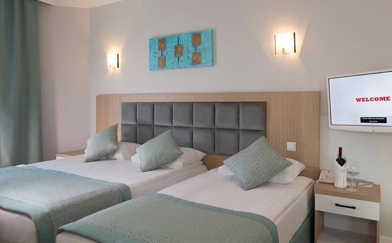 Antalya utazás Adonis Hotel