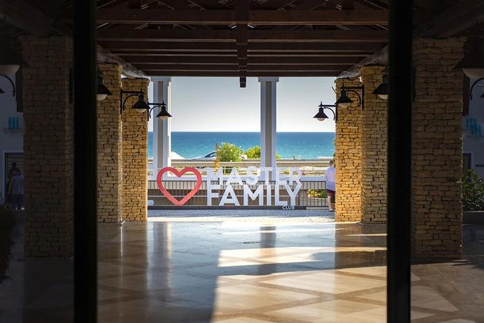 Side utazás Master Family Club Hotel