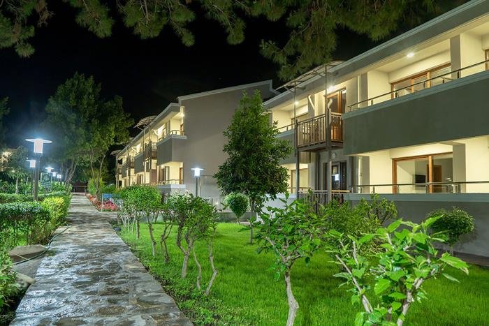 Side utazás Master Family Club Hotel