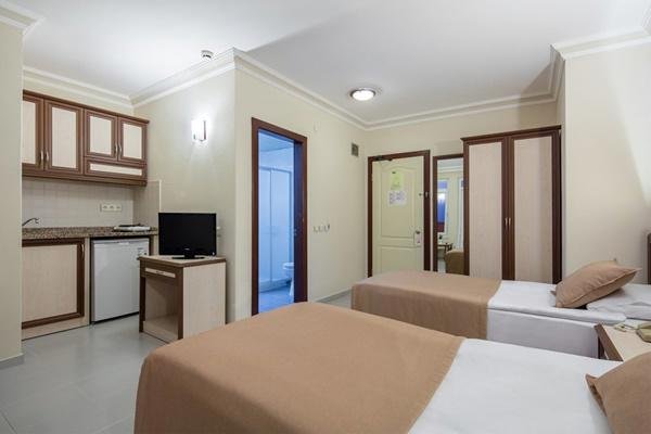 Alanya utazás May Flower Hotel