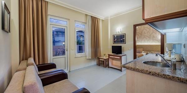 Alanya utazás May Flower Hotel