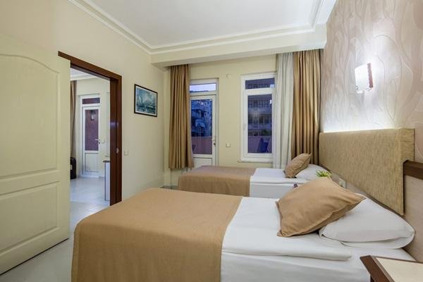 Alanya utazás May Flower Hotel