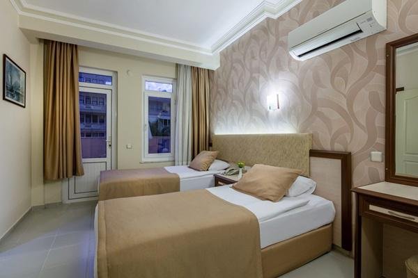 Alanya utazás May Flower Hotel