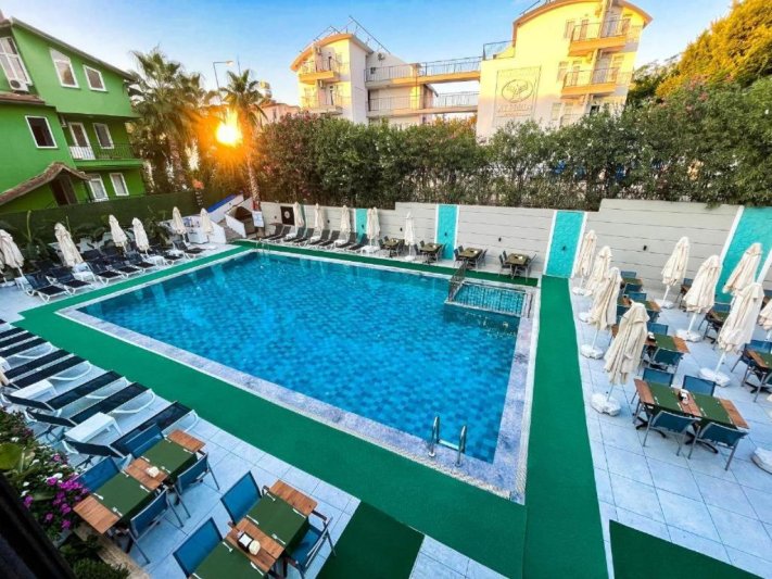 Alessia Hotel & Spa Side
