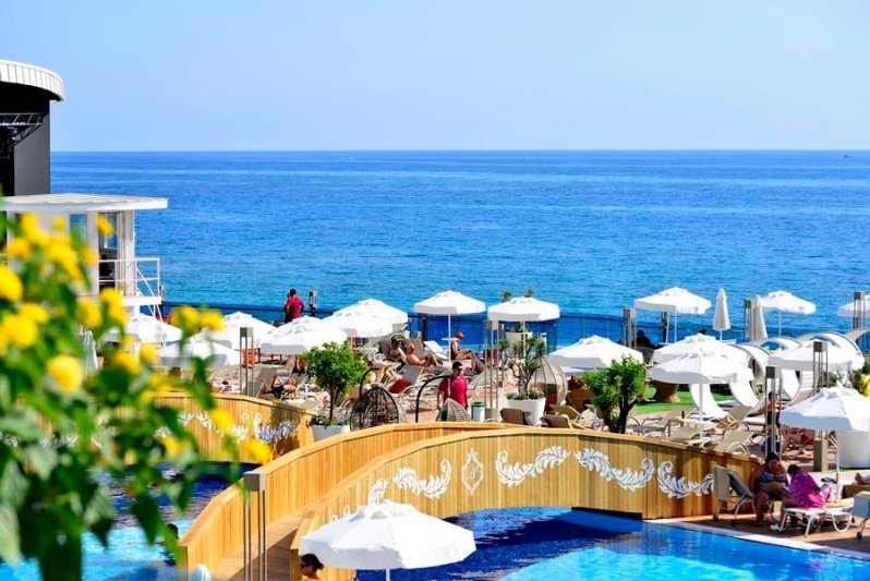 Azura Deluxe Resort & Spa Alanya
