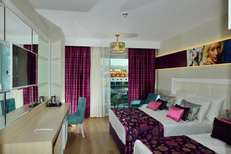 Azura Deluxe Resort & Spa Alanya