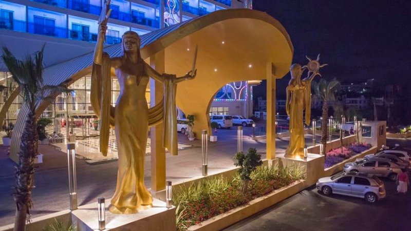 Alanya utazás Azura Deluxe Resort & Spa