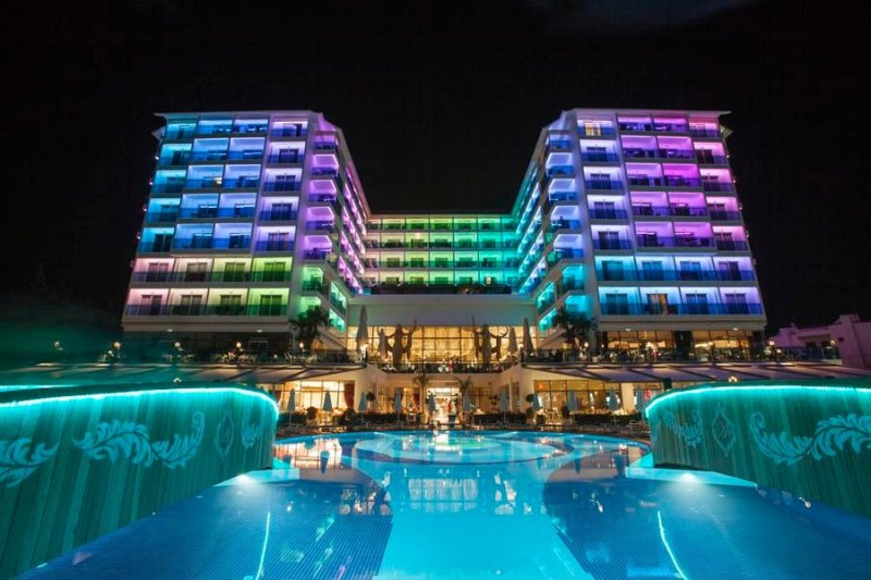 Alanya utazás Azura Deluxe Resort & Spa