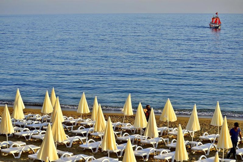 Alanya utazás Azura Deluxe Resort & Spa