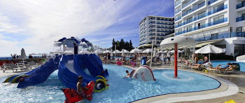 Alanya utazás Azura Deluxe Resort & Spa